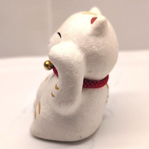 Japanese Lucky Cat Maneki Neko Figurine with Red Collar and Gold Bell - Picture 2 of 8